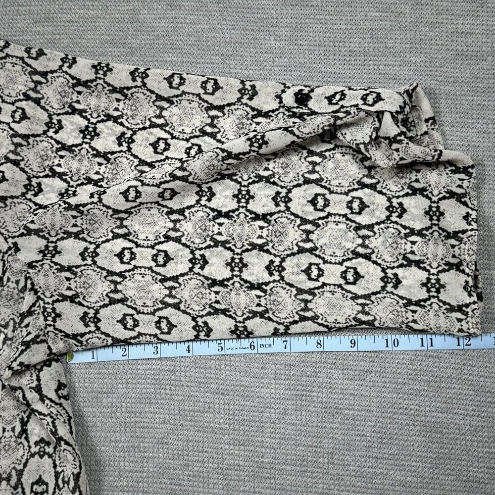 Como Vintage Snake Print Blouse Womens 2X Black Gray Long Sleeve Semi-Sheer - Picture 12 of 15
